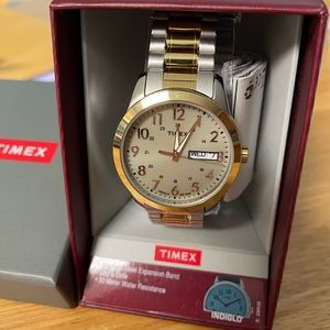NIB Mens Timex Watch Stainless steel expansion band, Day, Time, water resistance
